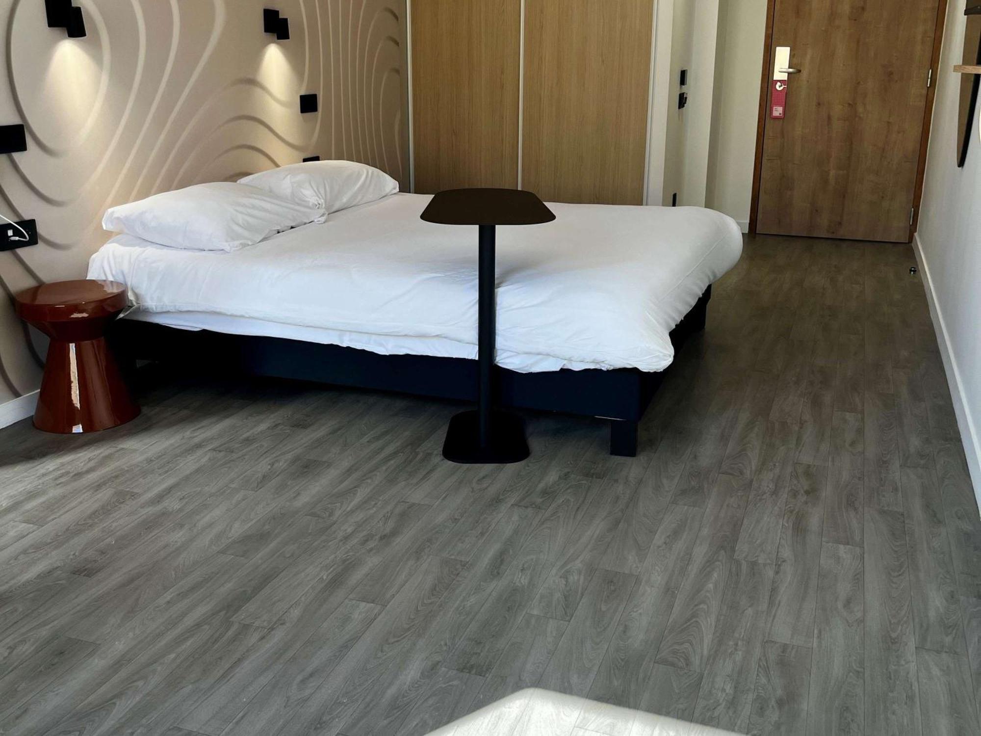 Ibis Styles Cabries Aix-En-Provence Tgv Hotel Exterior photo