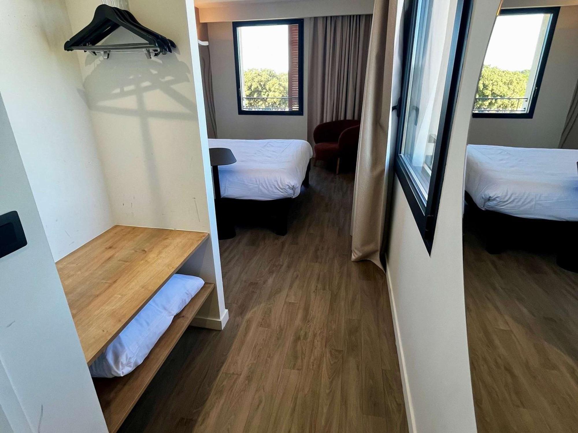 Ibis Styles Cabries Aix-En-Provence Tgv Hotel Exterior photo