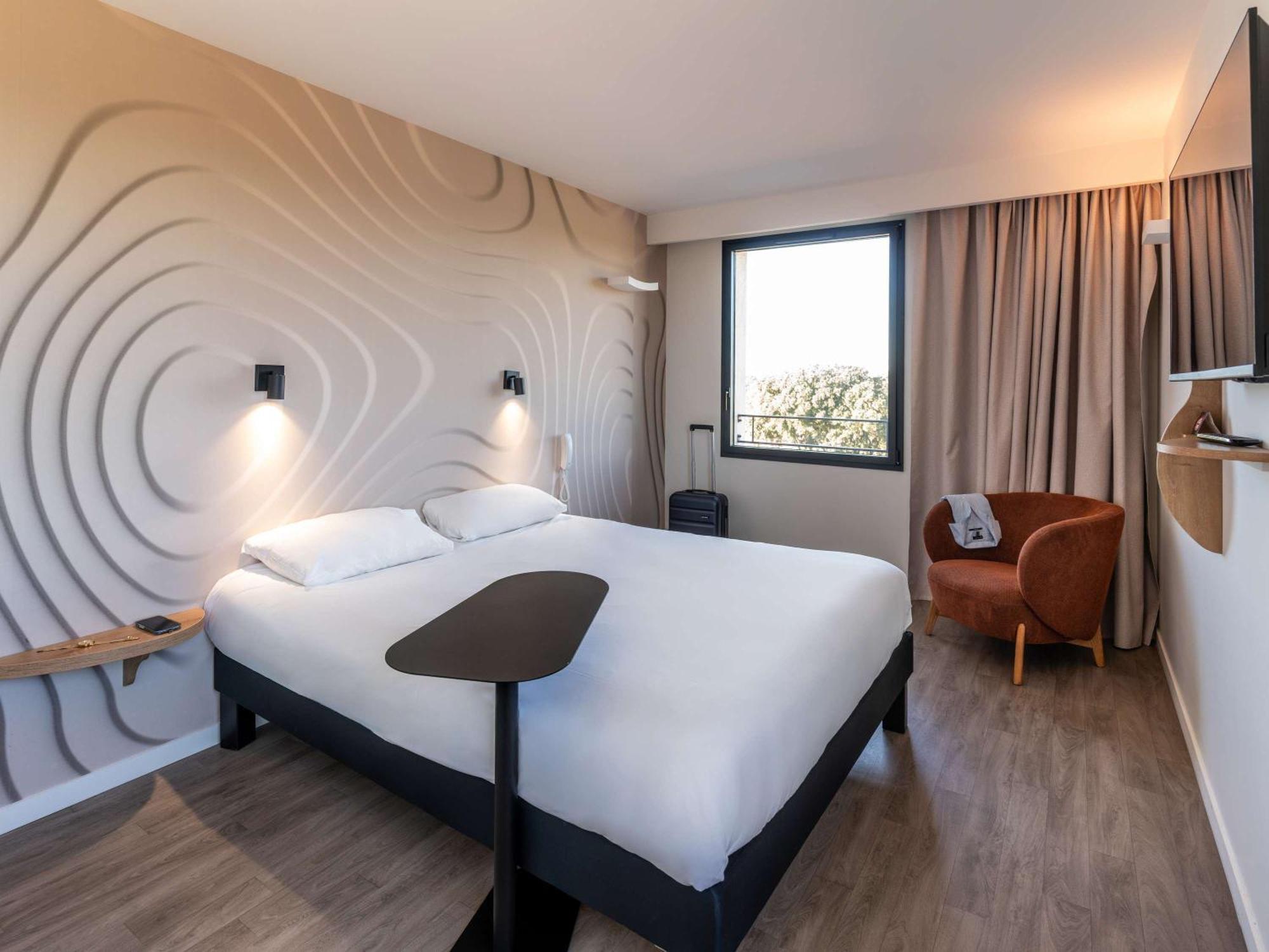 Ibis Styles Cabries Aix-En-Provence Tgv Hotel Exterior photo