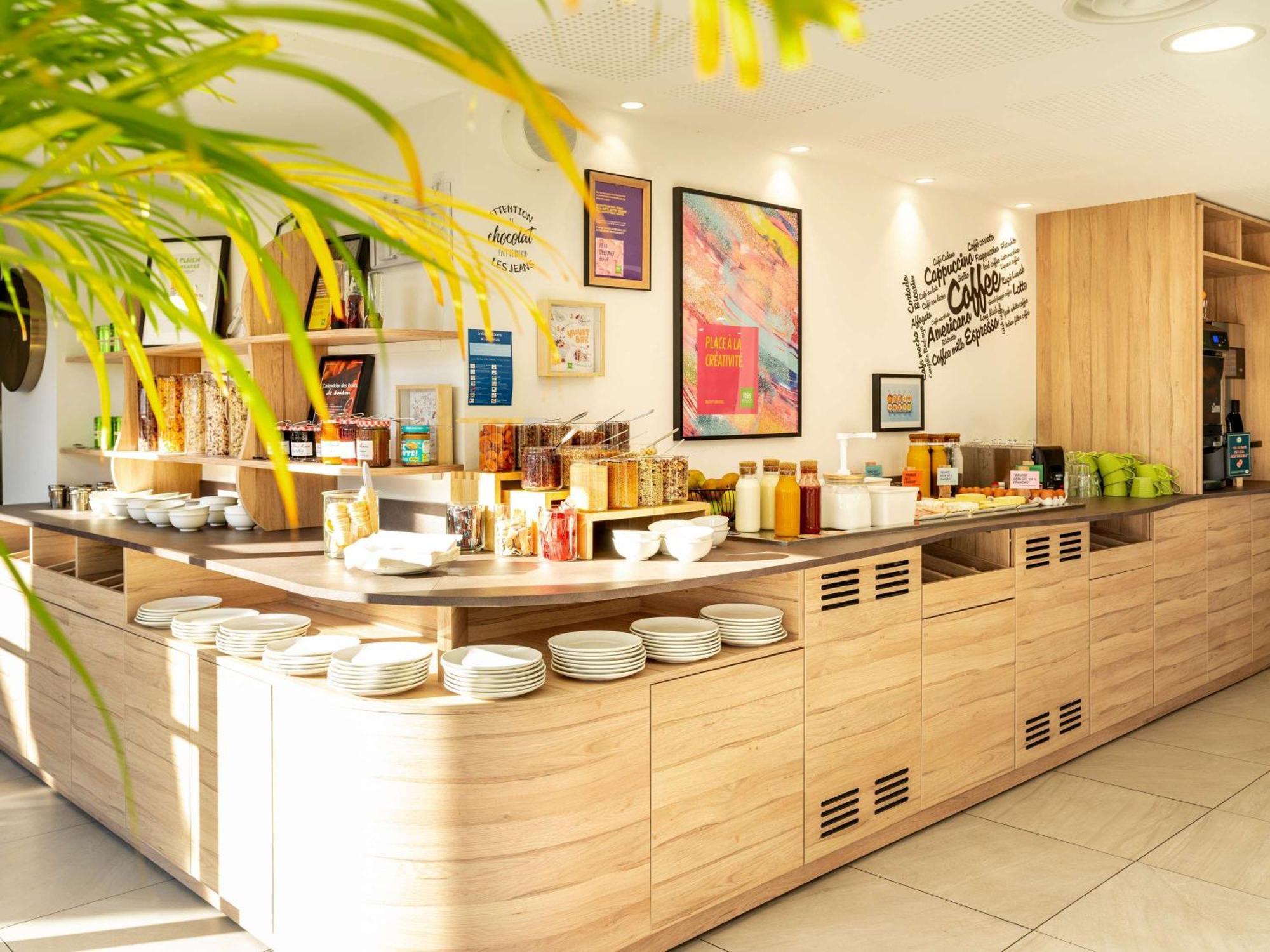 Ibis Styles Cabries Aix-En-Provence Tgv Hotel Exterior photo